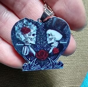 Gothic Skeleton Heart Pendant Necklace rose roses black white red